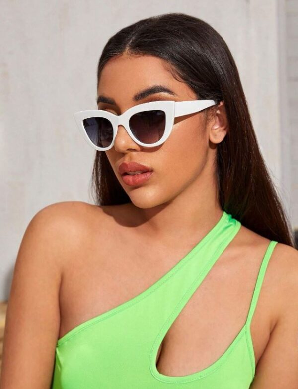 1pc Cat Eye White Plastic Frame Women Fashion Sunglasses