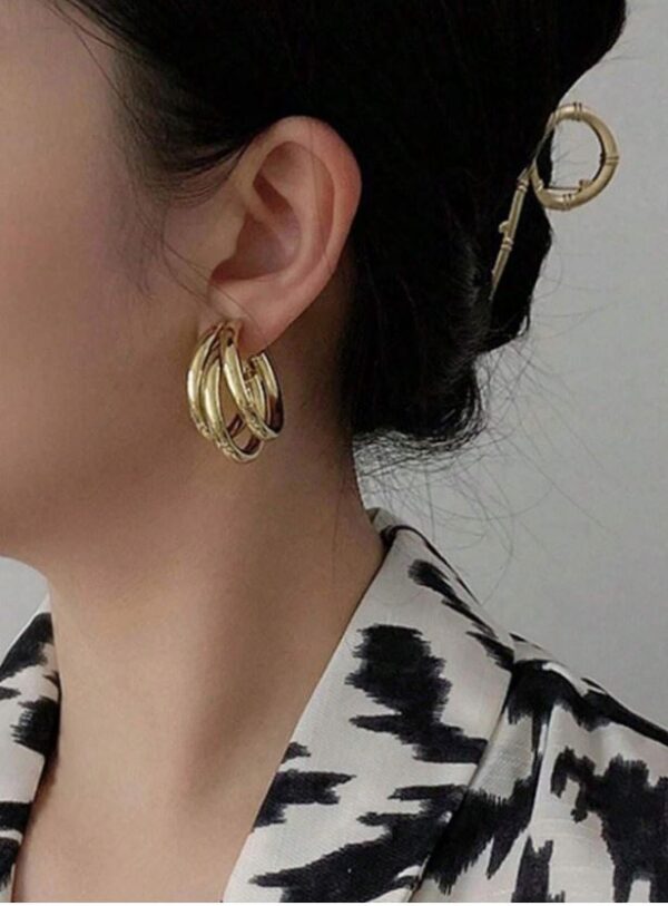 Simple Women's Circular Earring - Image 2